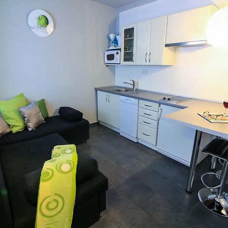 Apartments Jadra - With Parking 프리모스턴 외부 사진